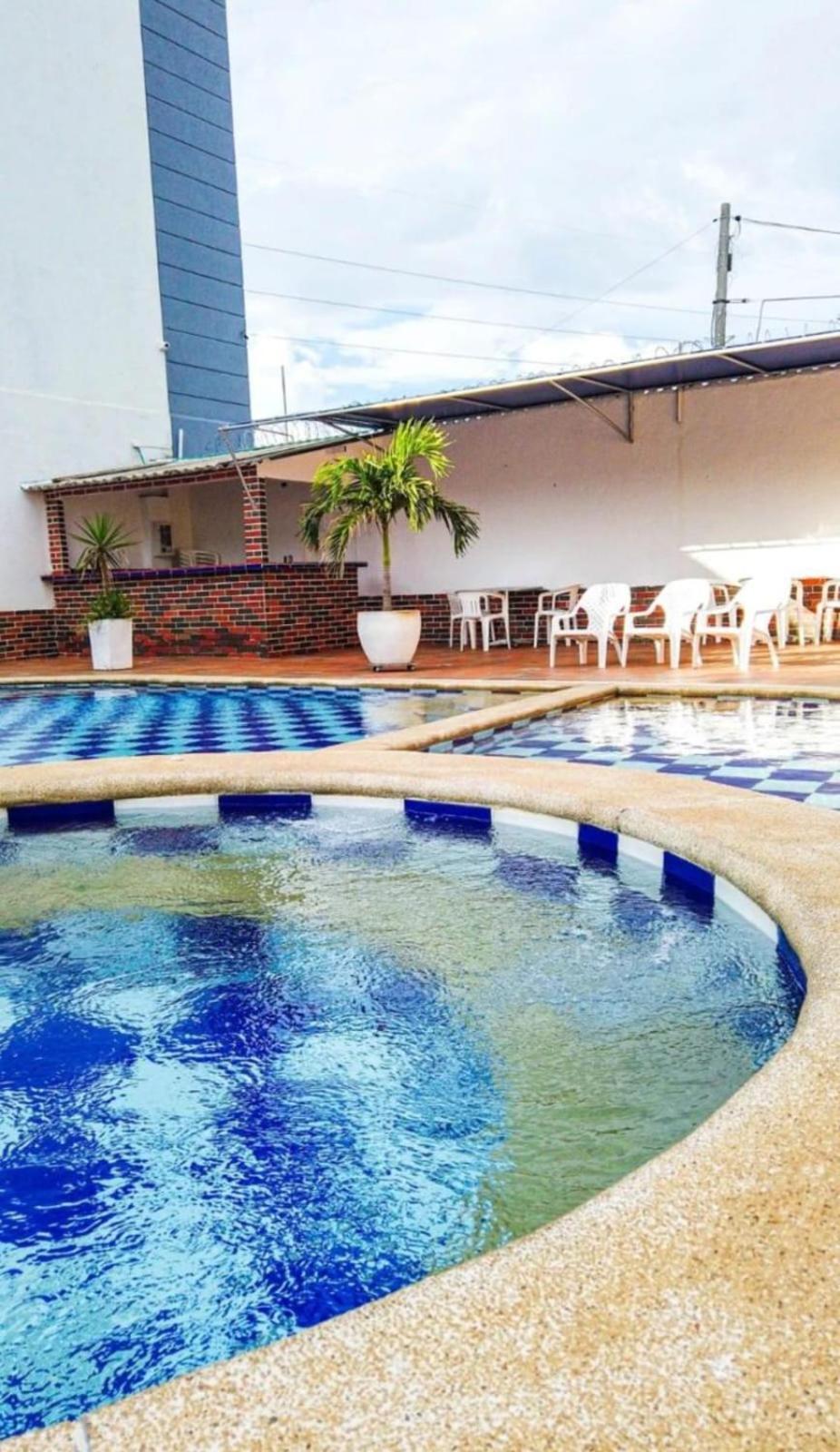 Hotel Fenix กูกูตา ภายนอก รูปภาพ
