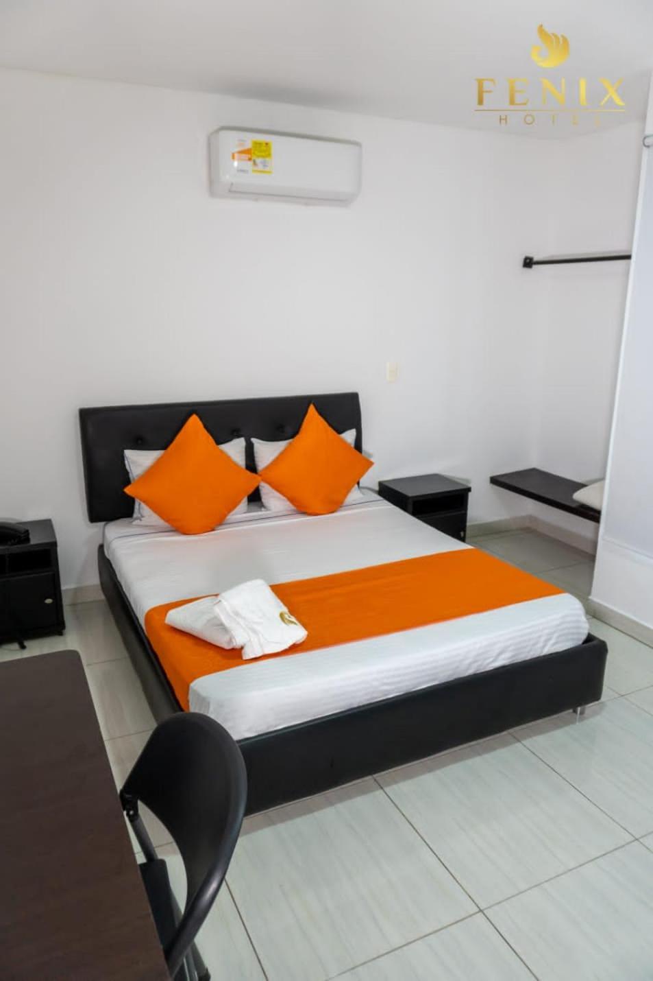 Hotel Fenix กูกูตา ภายนอก รูปภาพ